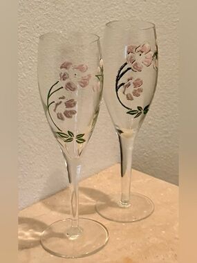 2 Perrier-Jouët Belle Epoque hand-painted champagne flutes. France